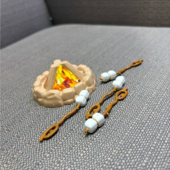 Mattel Barbie Campfire and Marshmallow Sticks - Picture 4 of 4